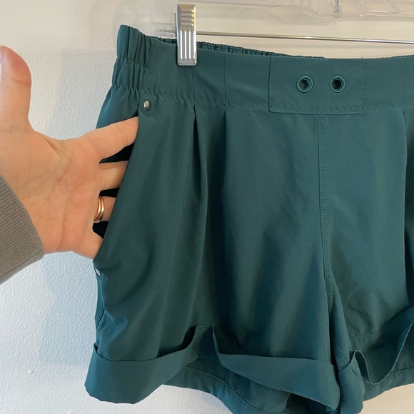 Lululemon Spring Break Away Short size 12 Deep Green - Picture 5 of 9